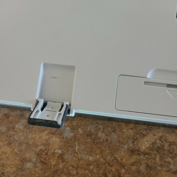 Logitech MK520 Wireless Keyboard And Mouse Combo With Manual - Picture 11 of 12